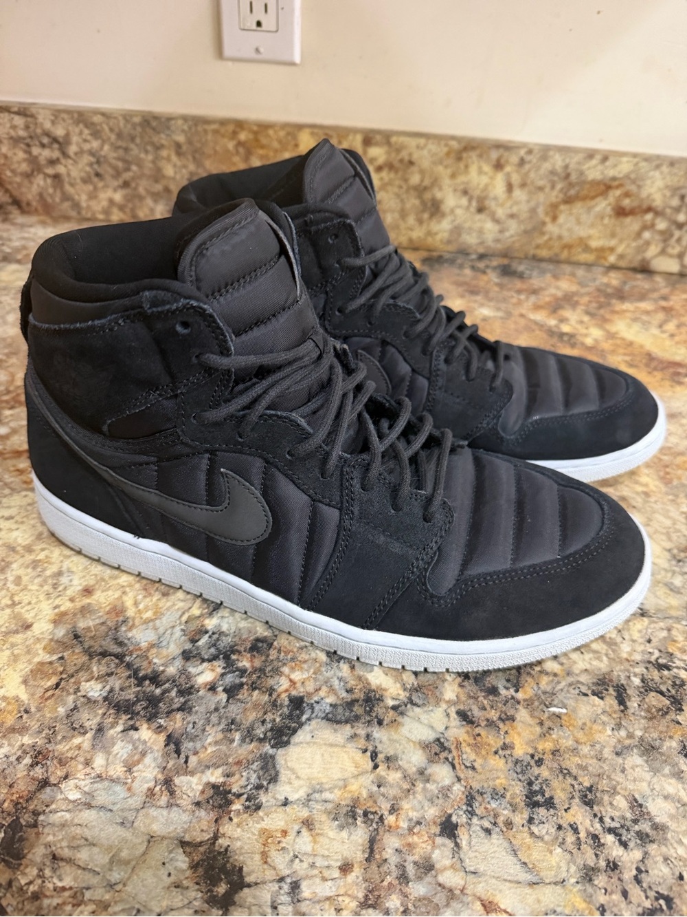 NIKE AIR JORDAN RETRO 1 High Strap Padded Pack Sneaker Shoe Size 11.5 Black